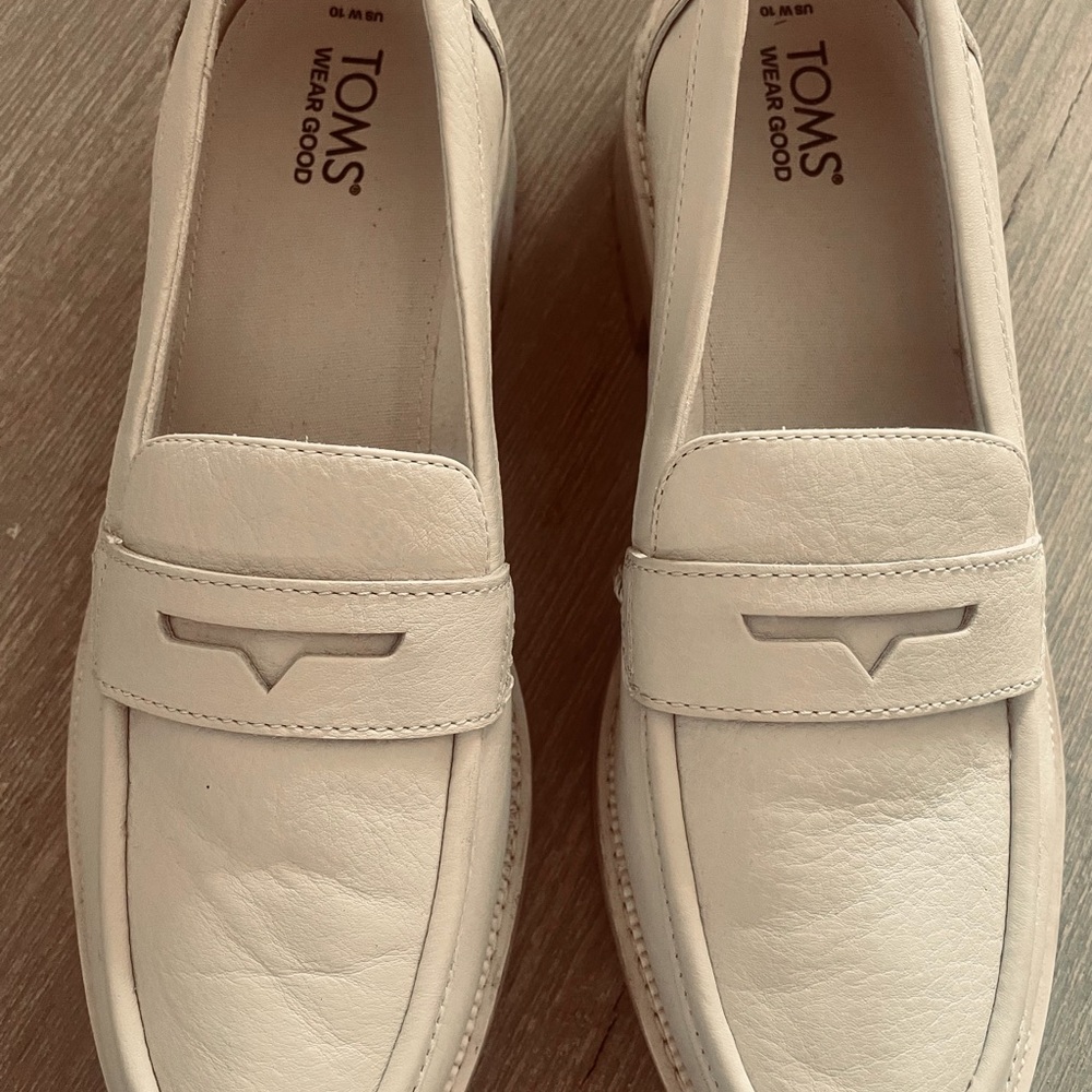 TOMS Women's Cream Loafers with Lug Soles